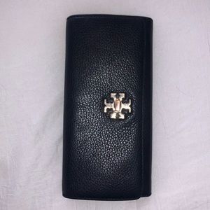Tory Burch pebbled leather black wallet
